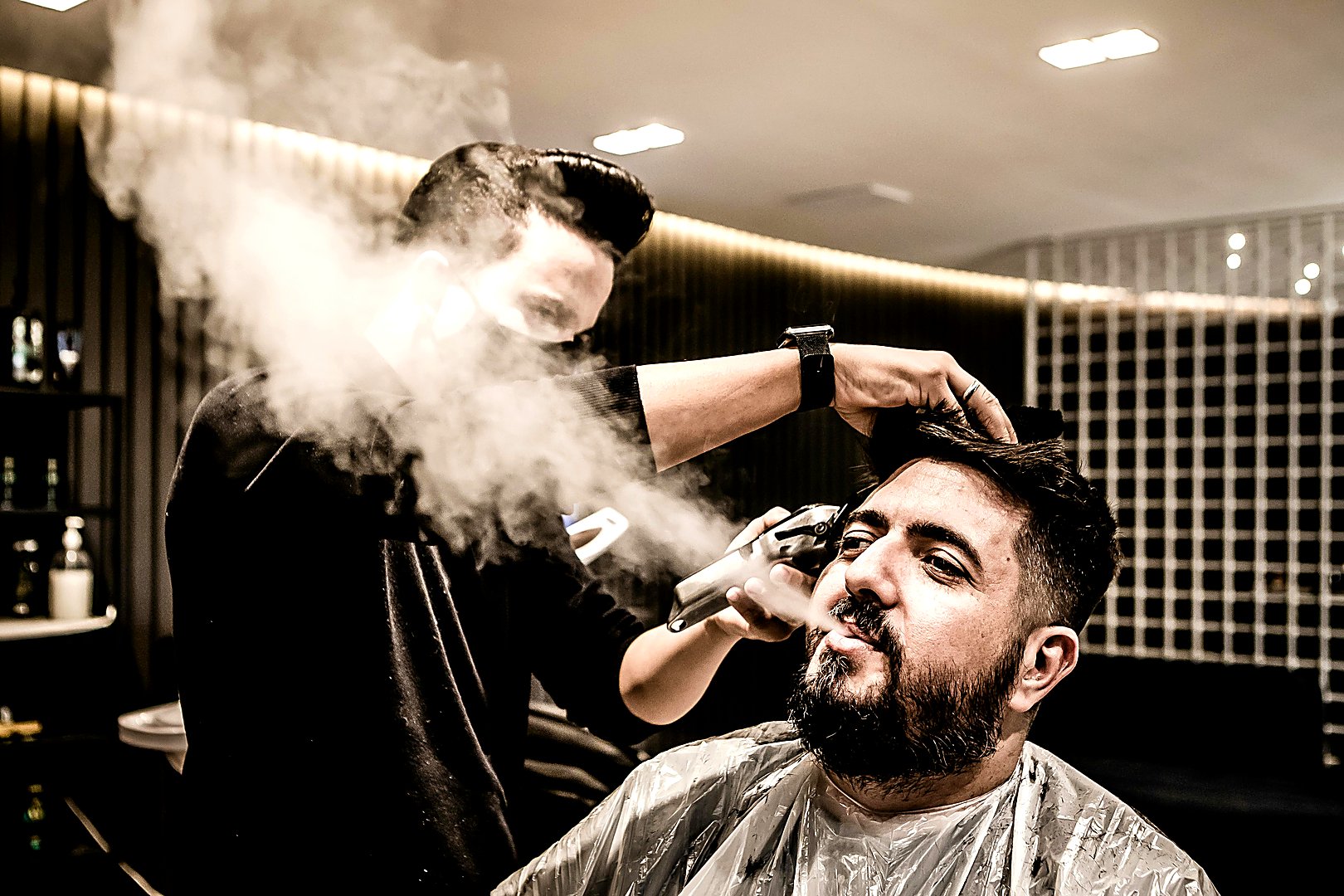 Barbershop Monemae - Servicii premium de bărbierit și tuns